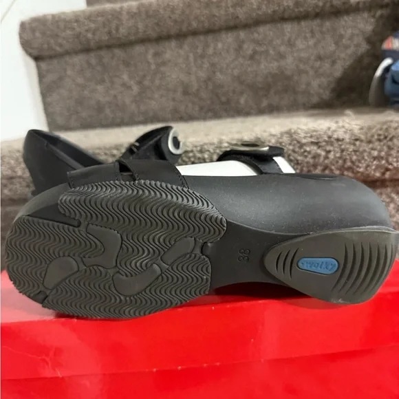 New nib wolky leather Black Women's Sandals 38 7 7.5 $120 - Picture 5 of 6